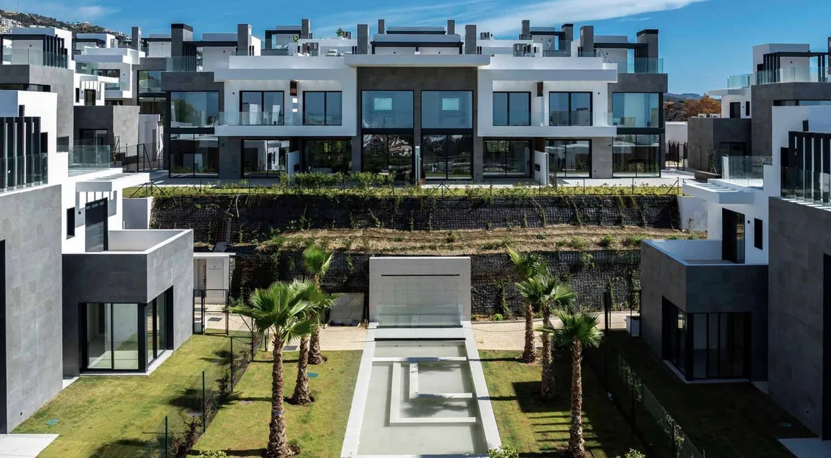 322945fb-69c6-4eb4-a671-393dd23a7657