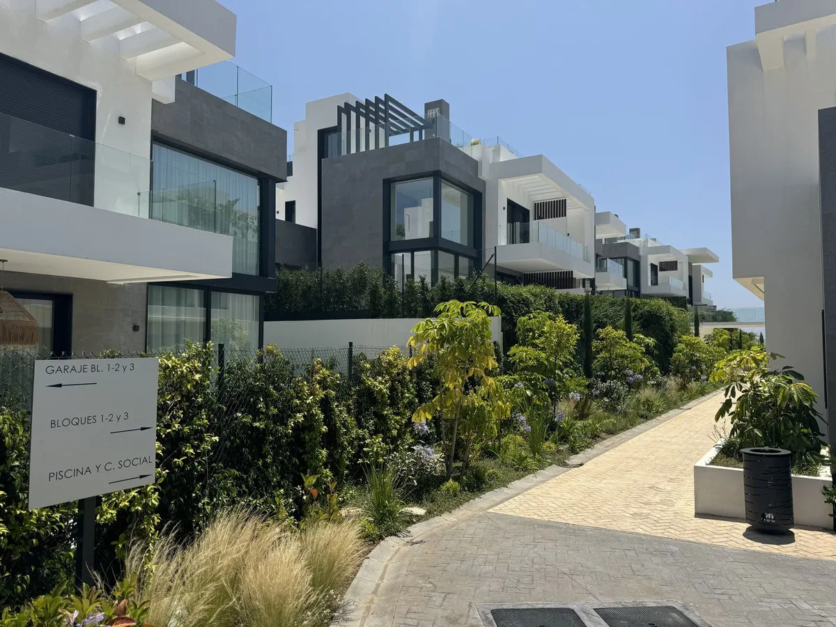 699340cf-4c76-4435-868e-016c0a7b969f