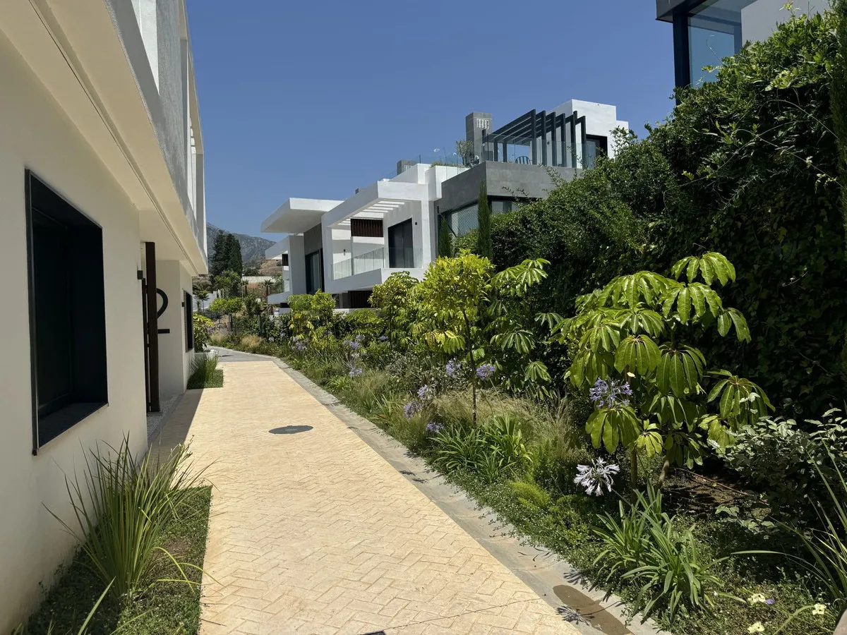 f51a4d7c-5be4-4cff-accf-9c606aa9e8c1