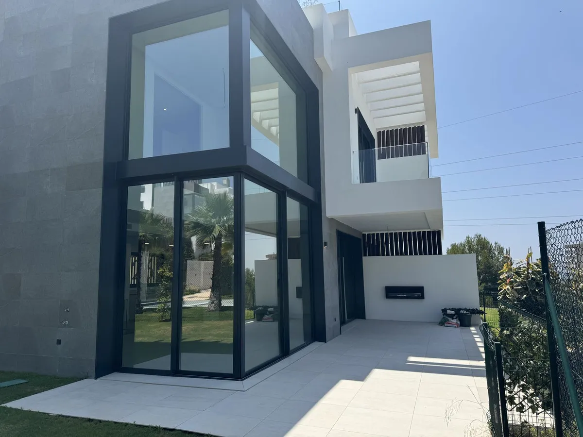 fd55e7f9-61ff-45c8-83e4-01b786b82fb6