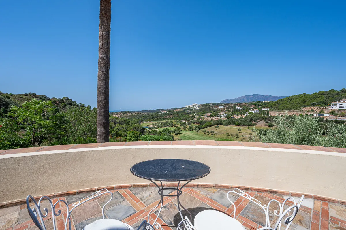 8f42b4c4-b7c9-4c2e-a3bb-f588e008d65f