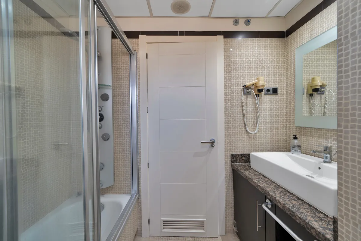 820f6433-a0e9-40a8-8242-7d0b5eb2c5d4