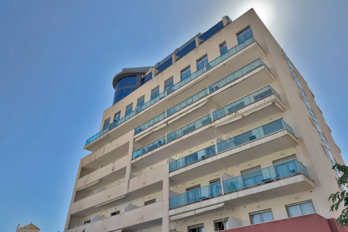 e9f9849b-bda9-41c1-ab78-4596f483f67f