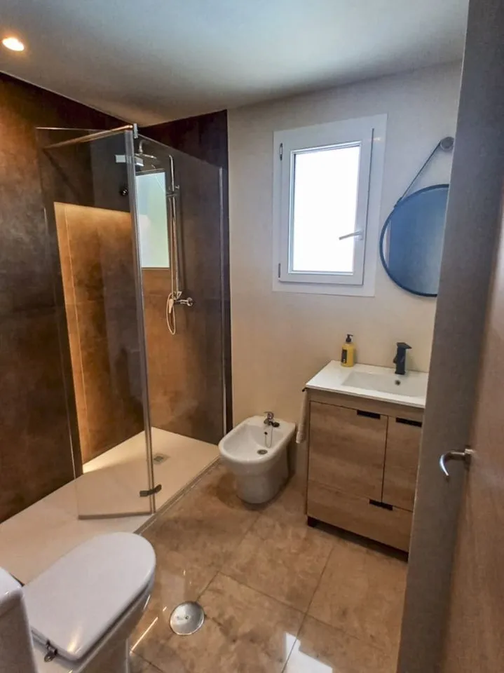 d8c543e6-ff1a-43bf-ab35-73d4c0e9f9de