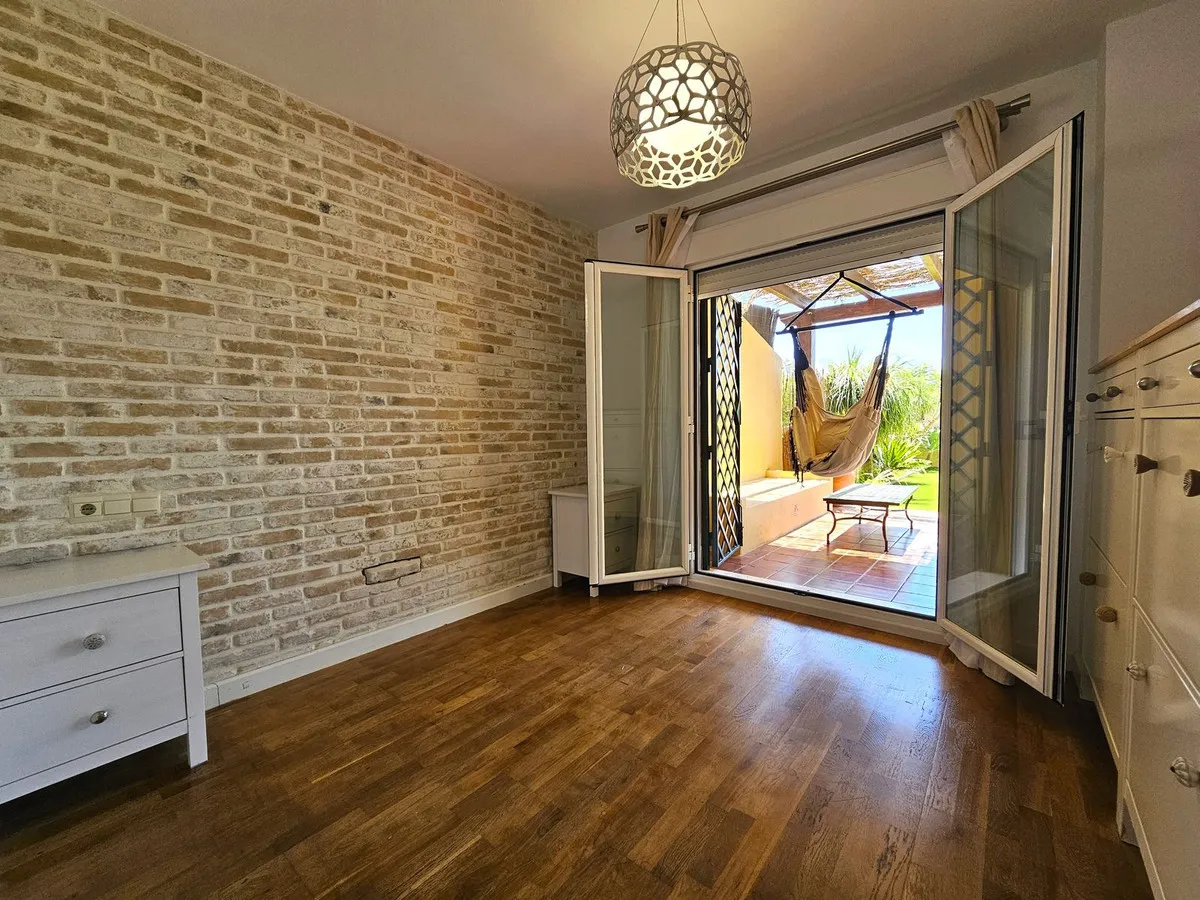 f5a2ead7-3733-4cb5-8669-5504ce61deee