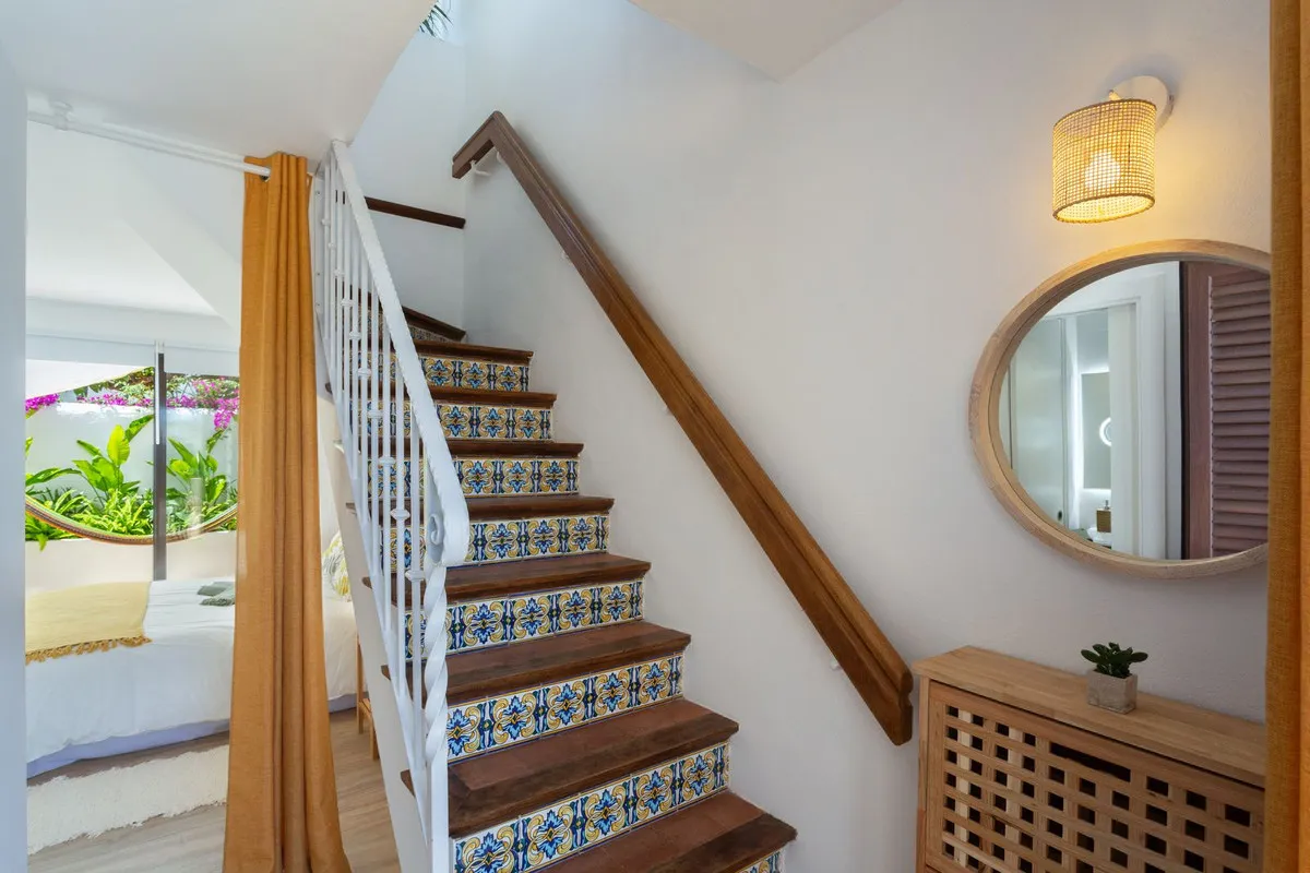 0a0800f8-880e-48b4-840e-0cf195d2825c