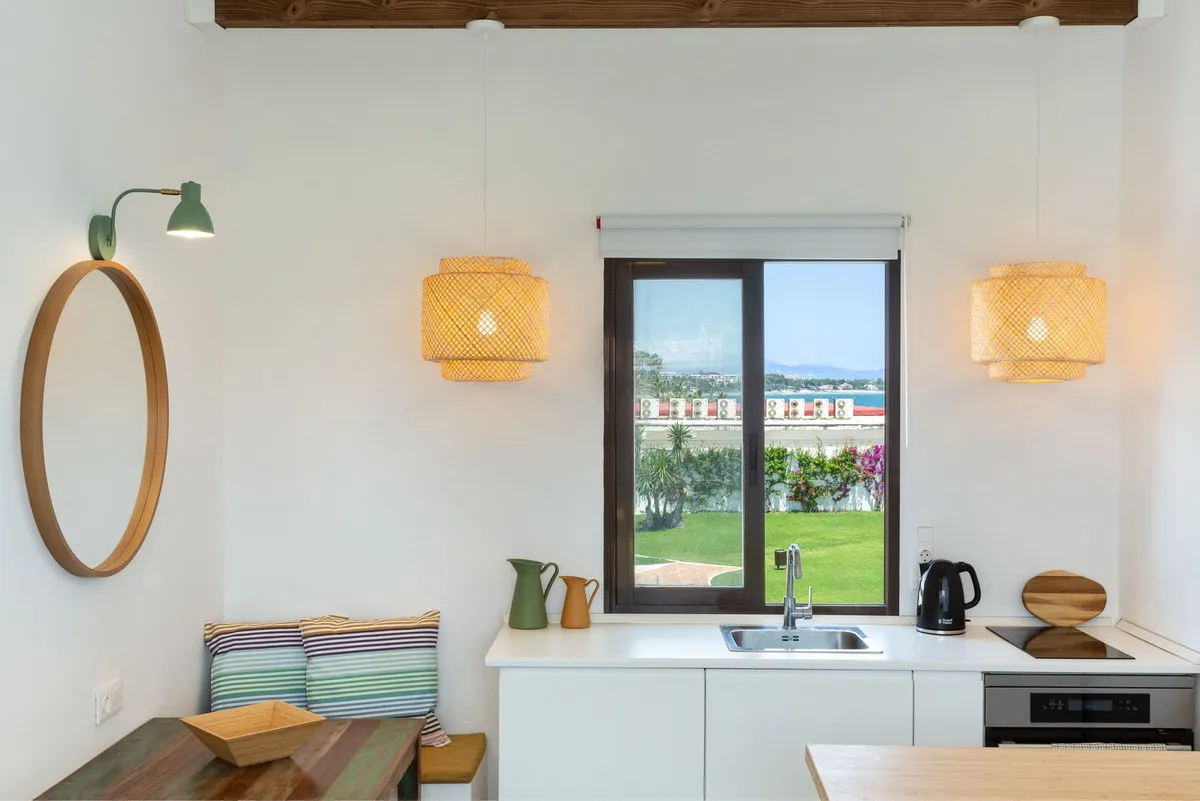 2a7b9710-c6d0-4635-8ce3-5b6e4b31ad03