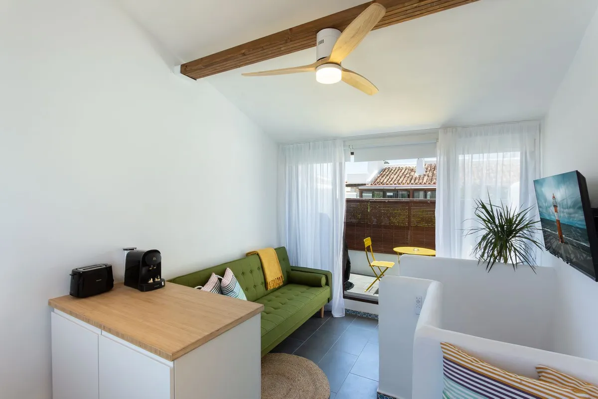 c6d2f259-27de-42b0-baf5-ad72f91292ff