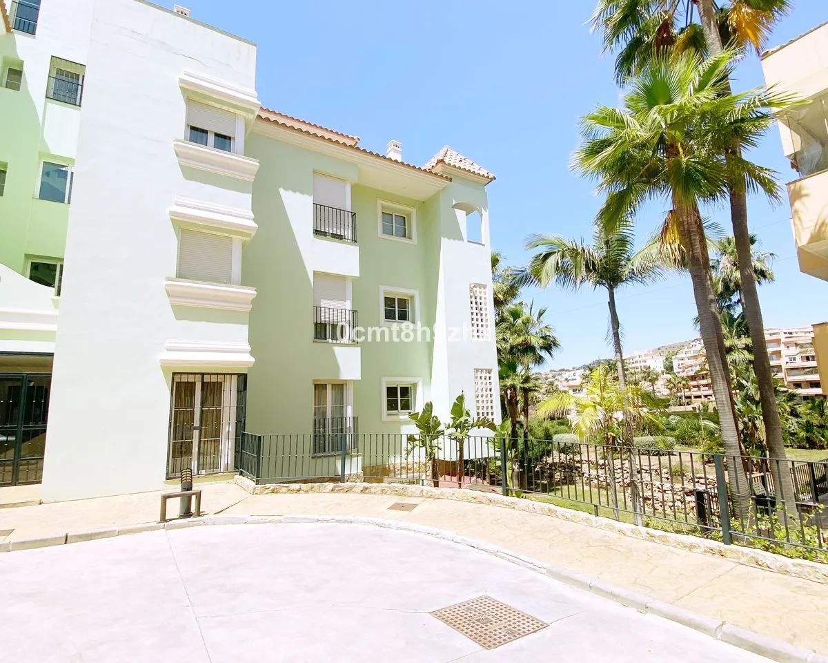 bc808338-e112-42de-b52c-aa2a7de869a8