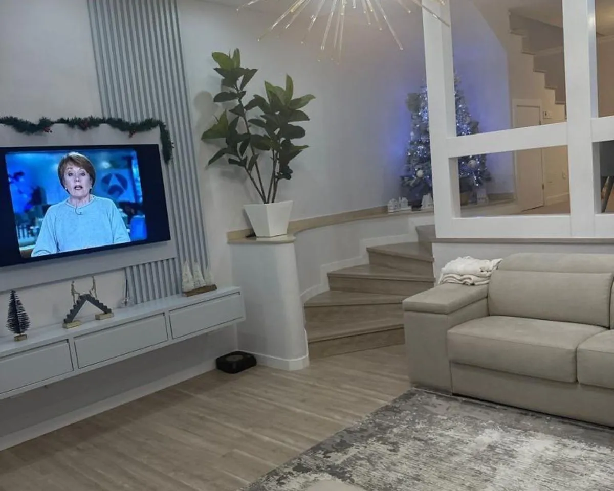 c62a0c8a-03d7-4193-b245-16791c31e910