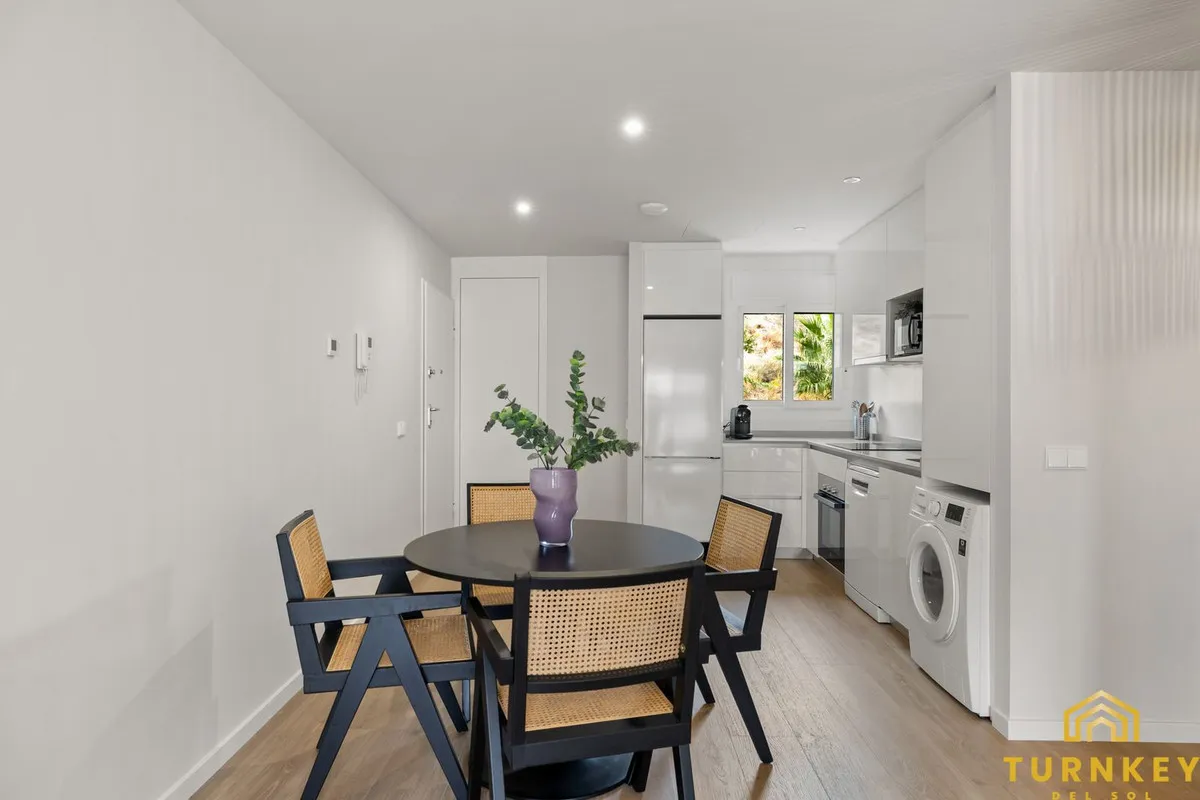 1edb5b1f-8f37-4988-a62a-954bf76fe9fc