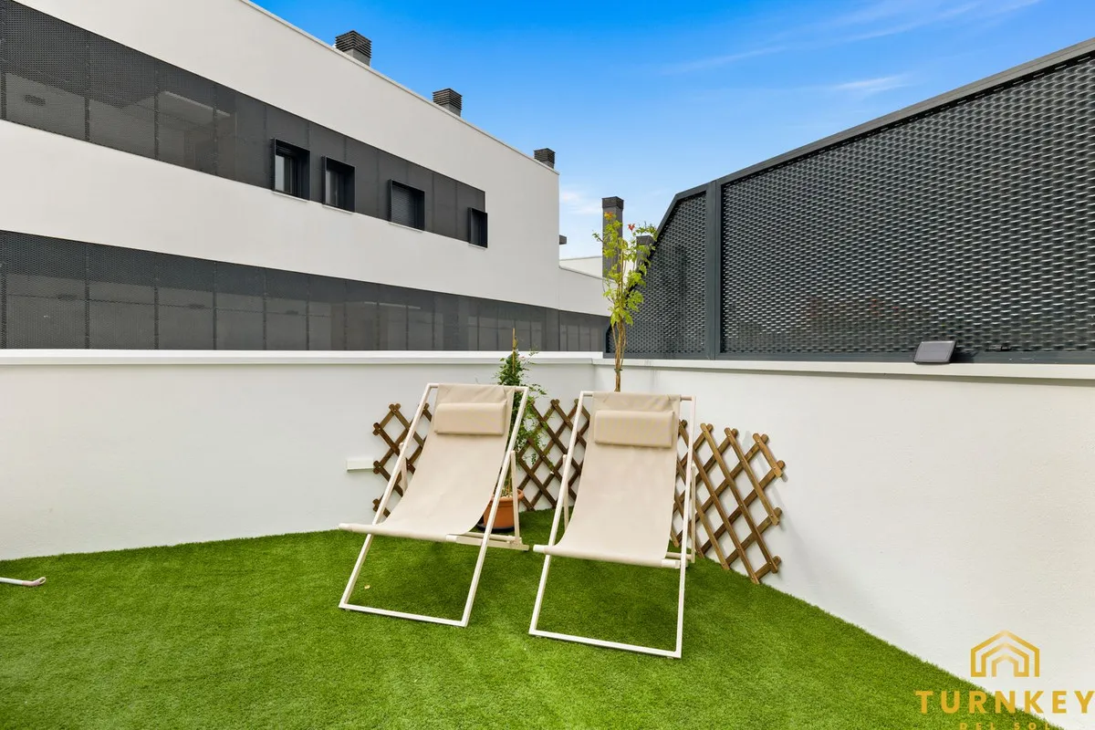 b10db8fb-c278-4529-ac53-14852582bc1d