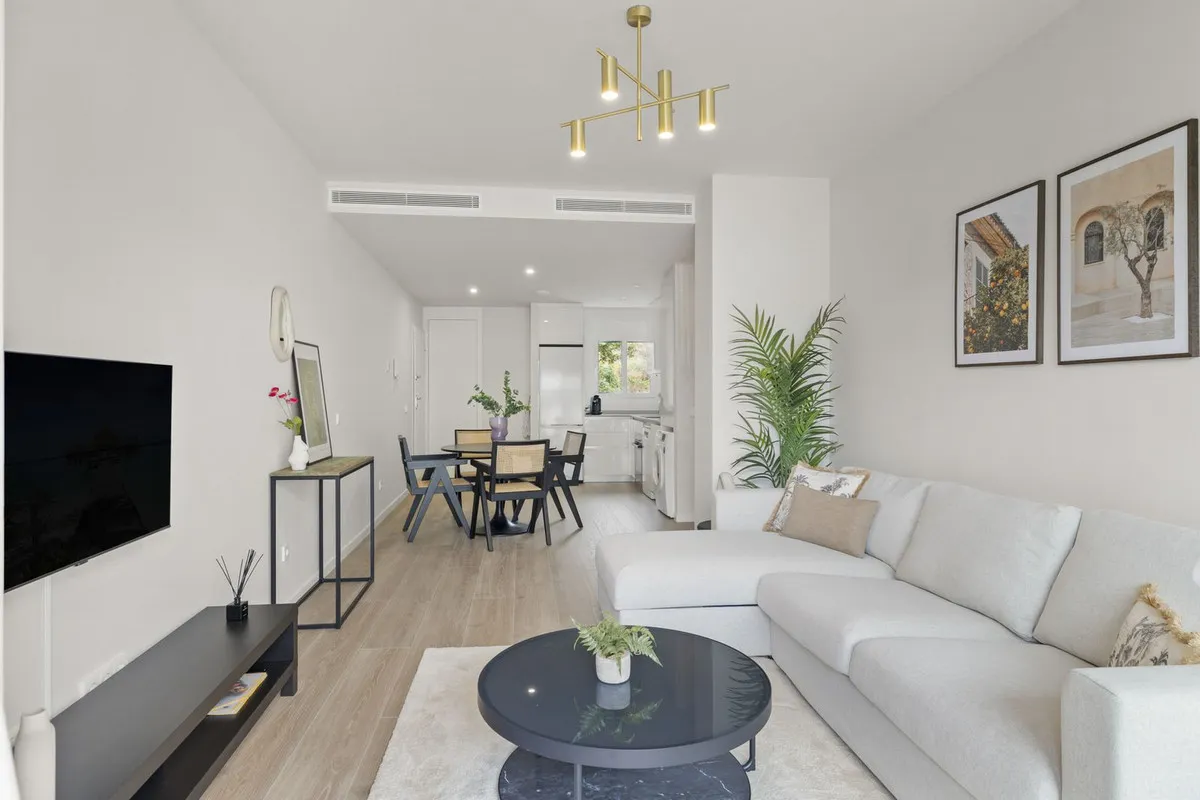 e4552322-fdc2-4872-8809-fba0b411a60f