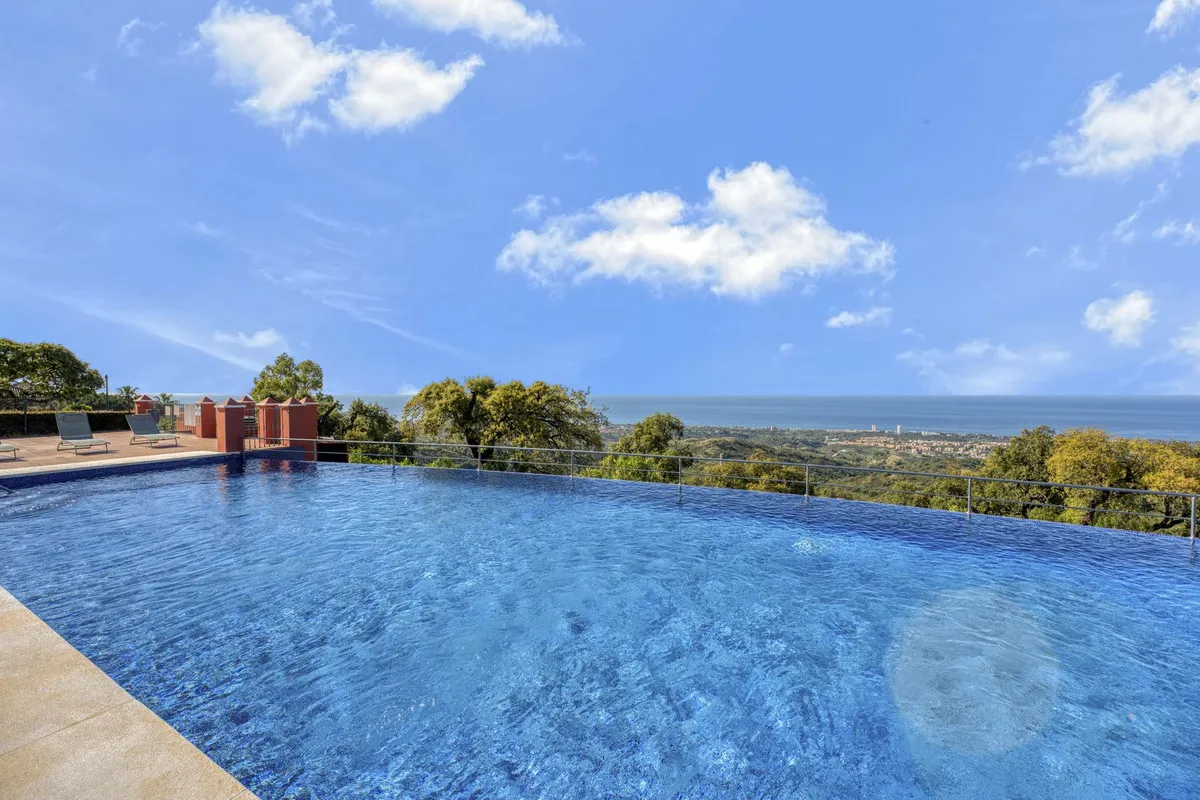 0a627da5-75de-4ef4-affc-57a8b8dd3cf7