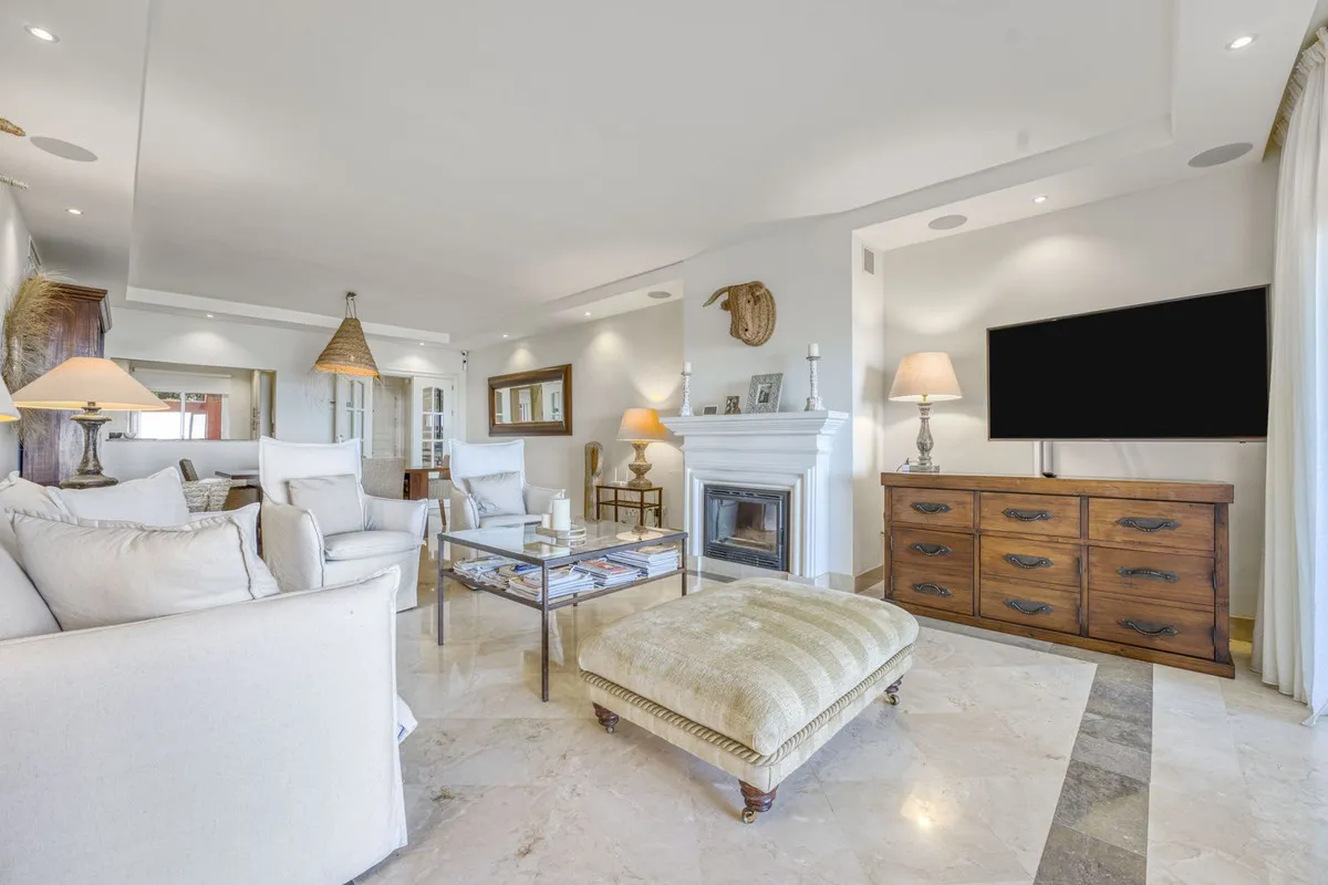 4a83eb0d-7bc8-42b4-bb24-5527a3ba415e