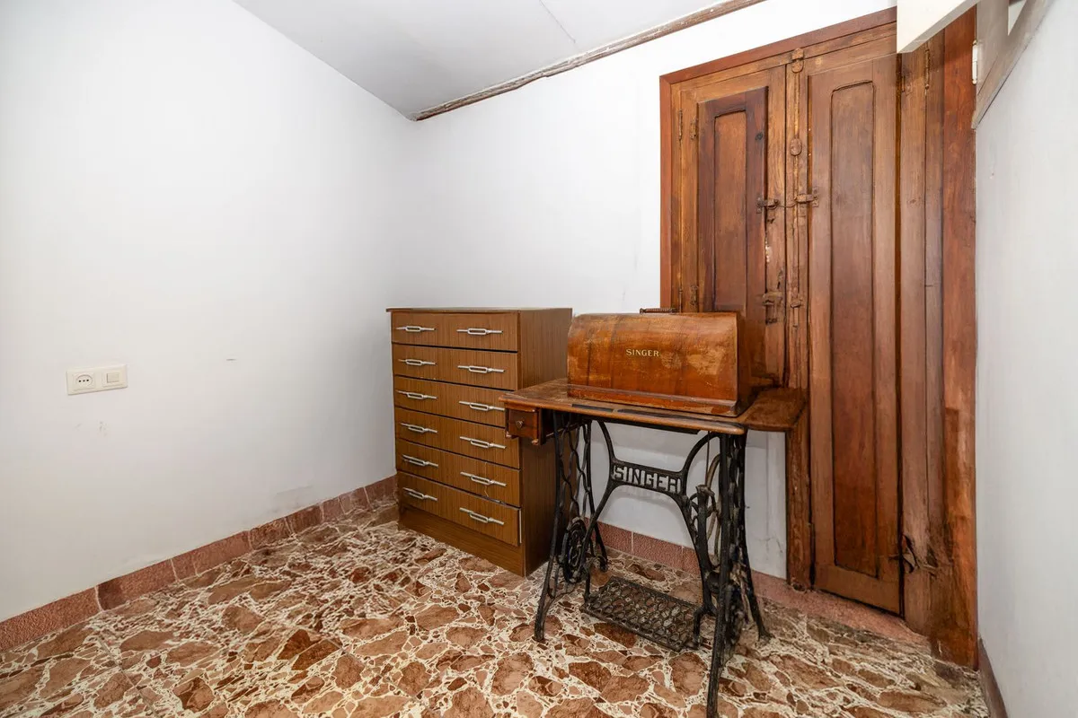 9ad4111f-26c7-4b63-9996-10f65171c97c