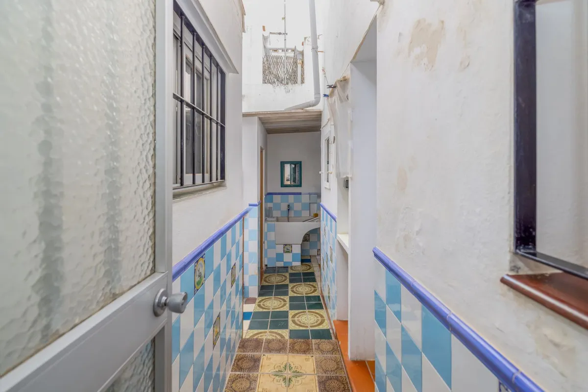 aaa8e19b-3796-4728-a853-5e964eb7db4a