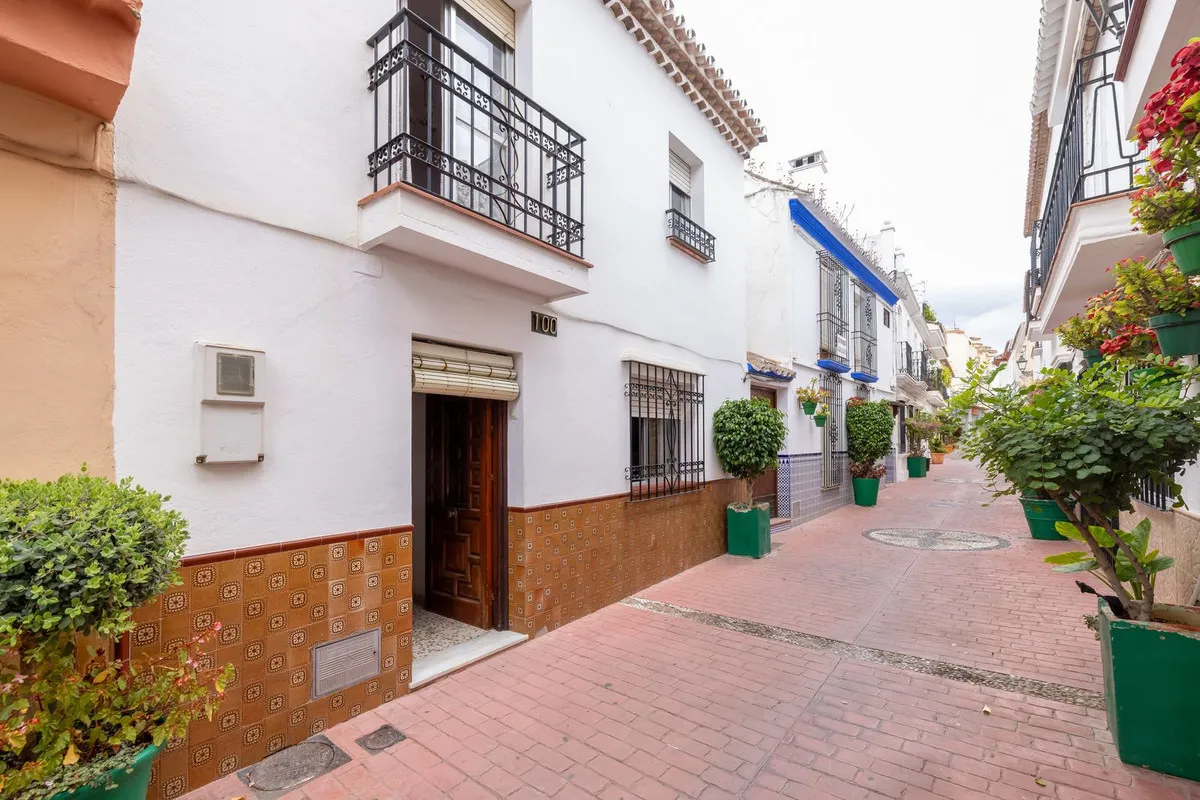 cfca93c7-e9ee-4a2a-a567-a67b324c7736