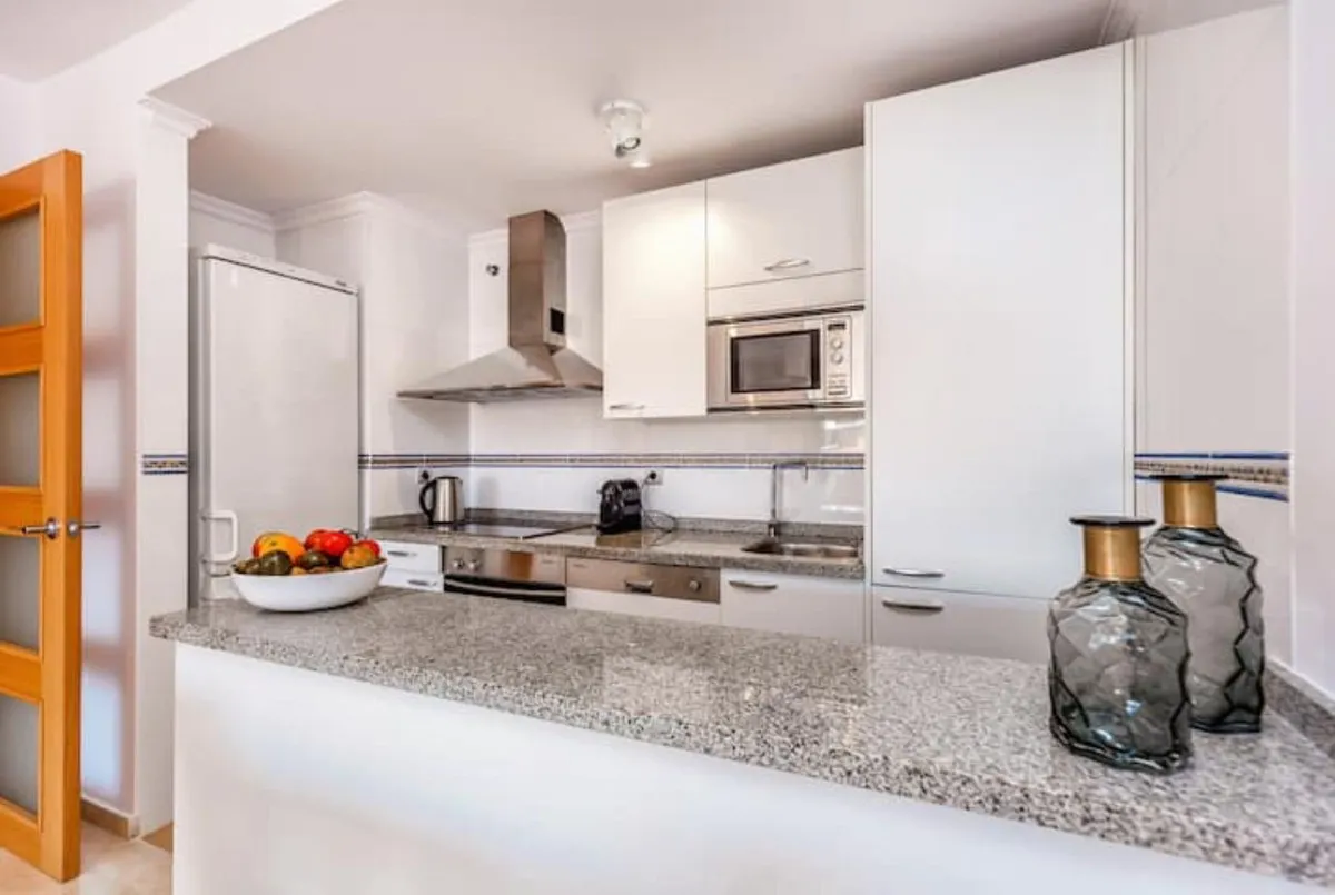 44066353-cdf5-47d4-8e74-3a3a2b09d281