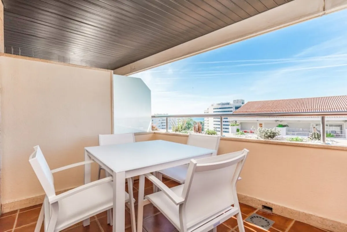 6bc76e1a-f4b2-41f6-9d92-1d12b3c20890