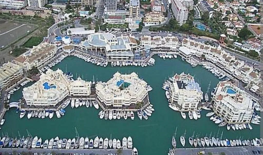 ec8e0e2b-13ef-4de1-a3f6-5a2e678db46f