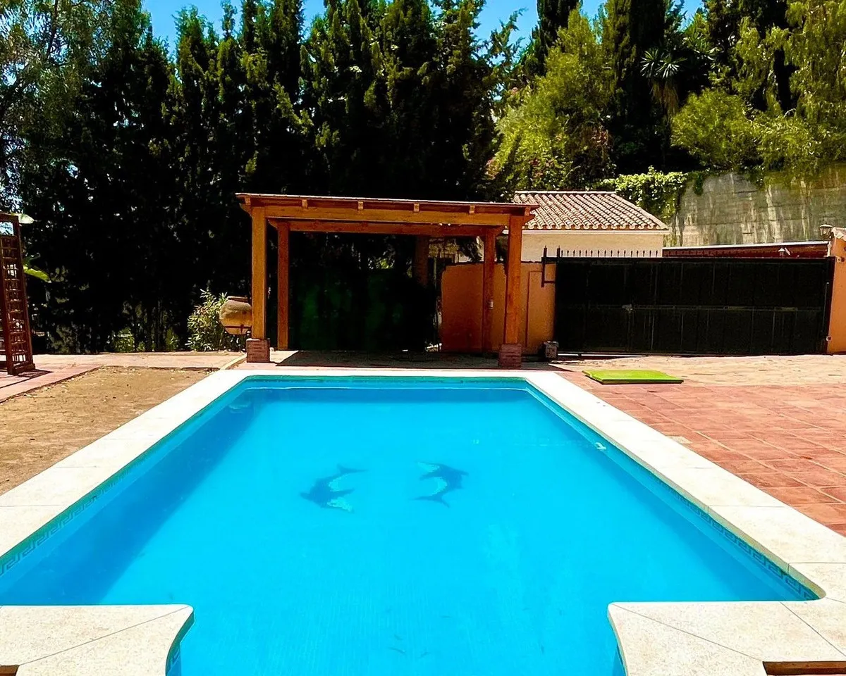 cb1f1899-c35e-4b41-8bc6-2c7a80cd080e