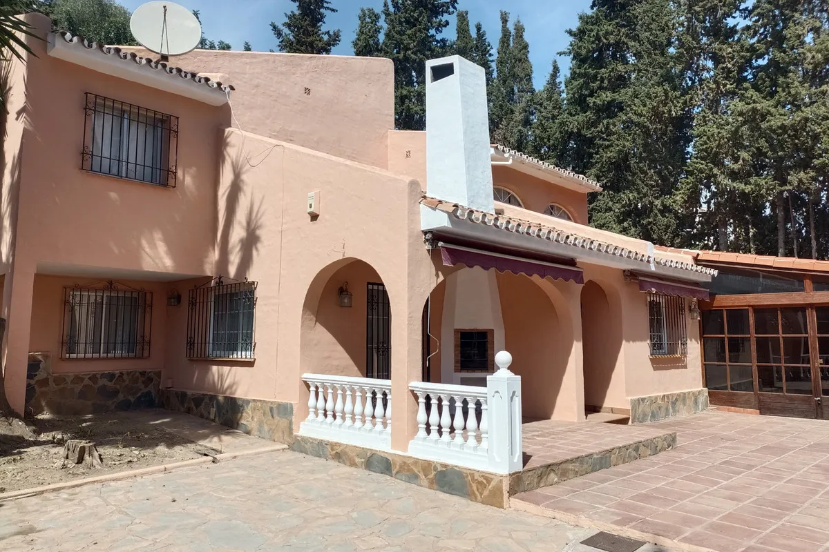 f4a28033-1ca6-40fd-8b59-2478dbce640d