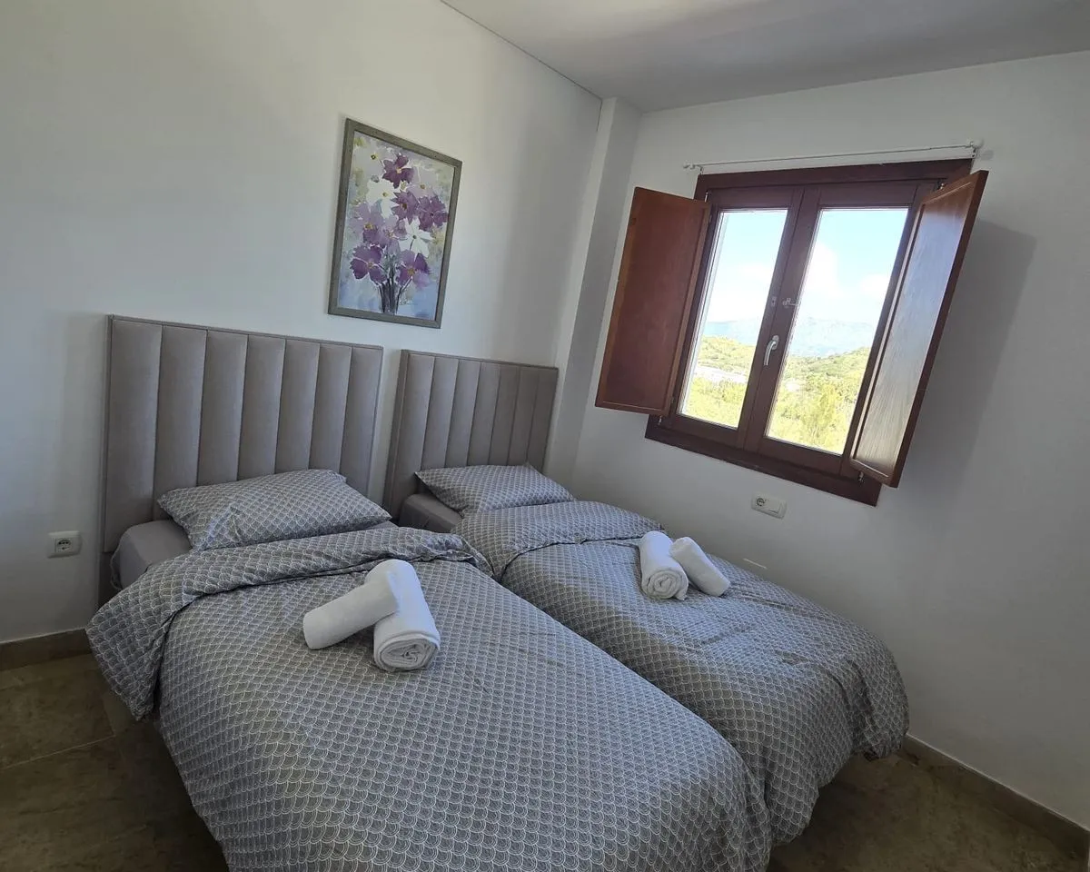 ae9fba4a-f12c-40fc-95e4-5ec6e7e4f7d1