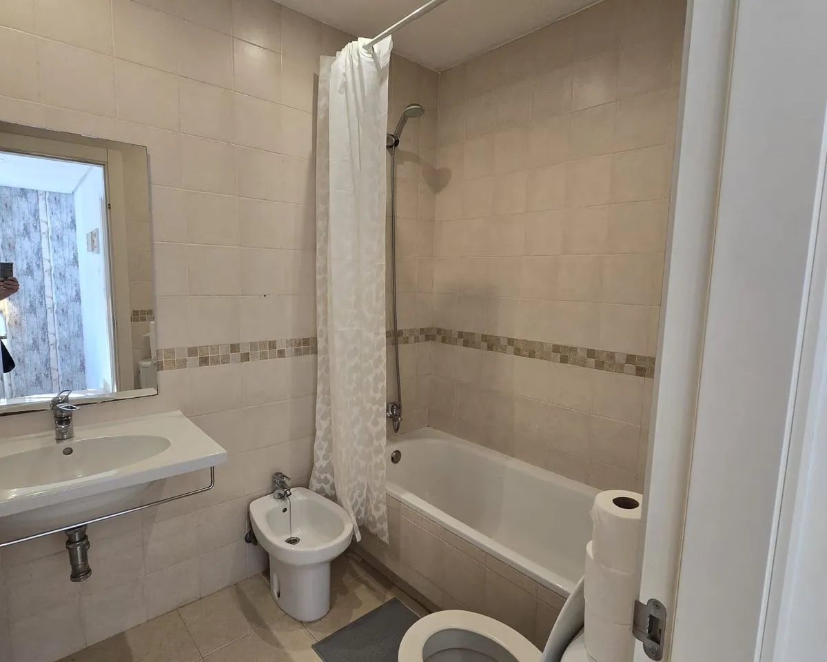 fead53d2-4c28-4330-8be8-d2e32a4fe120