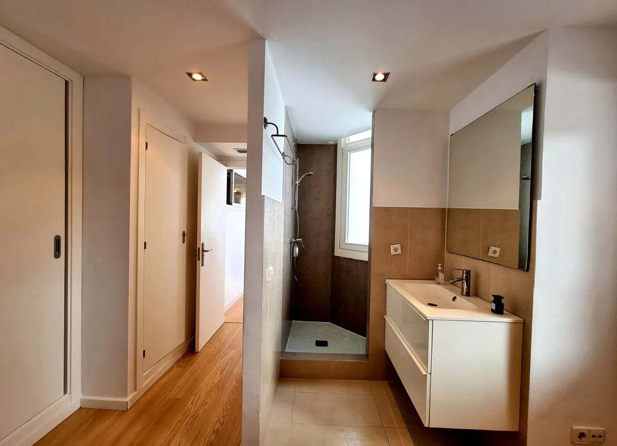 d8b2de46-c28a-483c-8a3a-19d5eac395fc