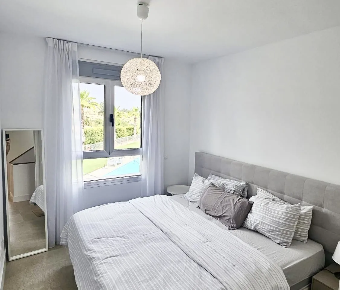 0692e5c6-62b0-4824-9e8f-4a17969b8bb0