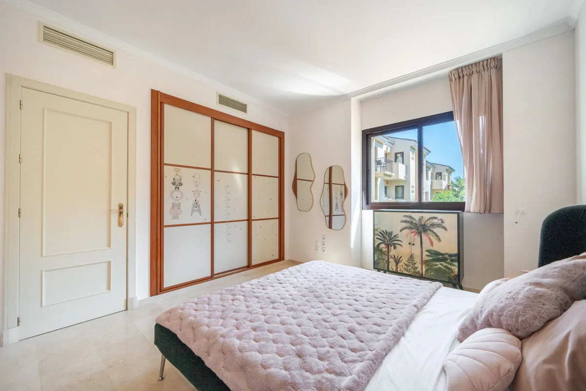 e2cb3f28-d663-42c9-898d-32a32fabaee8