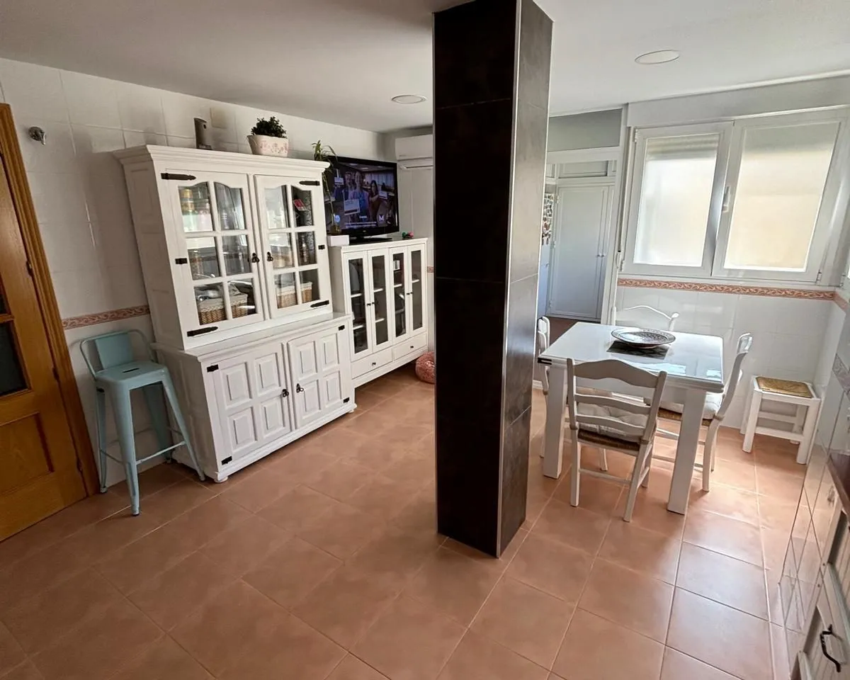 1b9df1a3-3540-4001-896d-b7ead15daa63