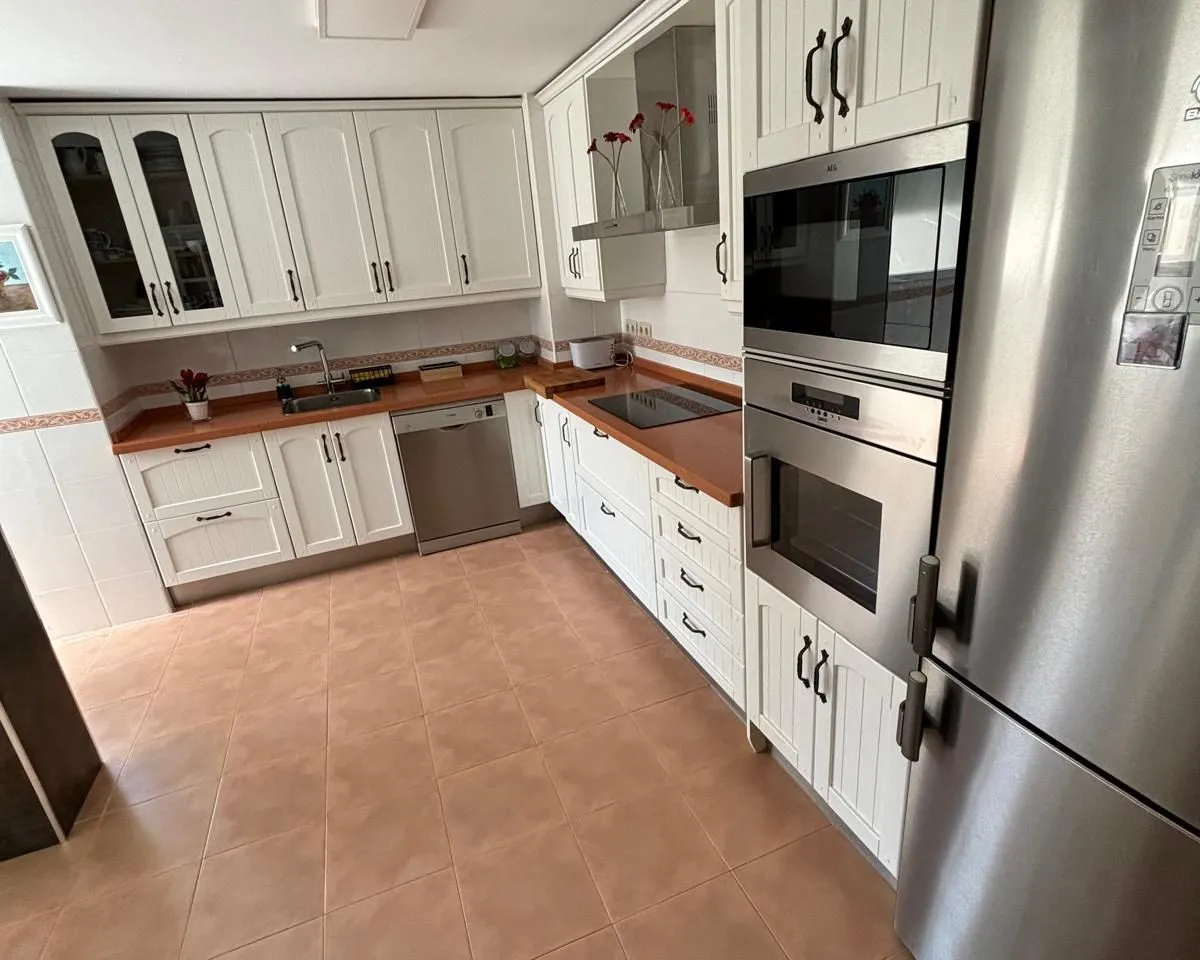 a1b4a1d8-89d3-4ec1-8f5e-85b9fa8ab948