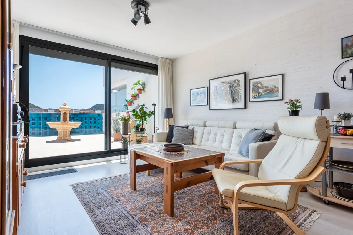 7ba734ec-ba76-4c25-8955-406176b496e3