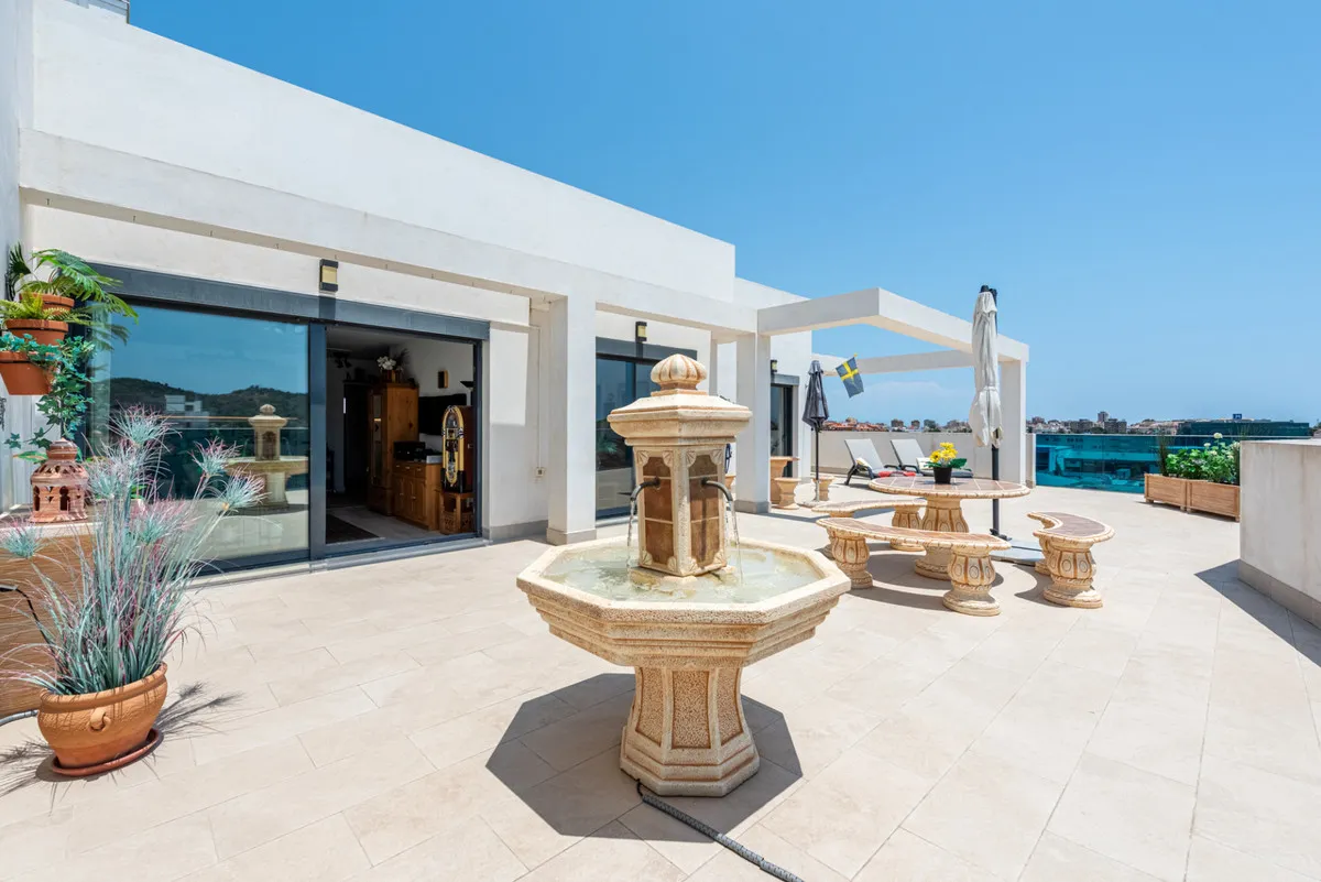 e4d1f384-b9ca-4d7e-8391-d843a583b53f