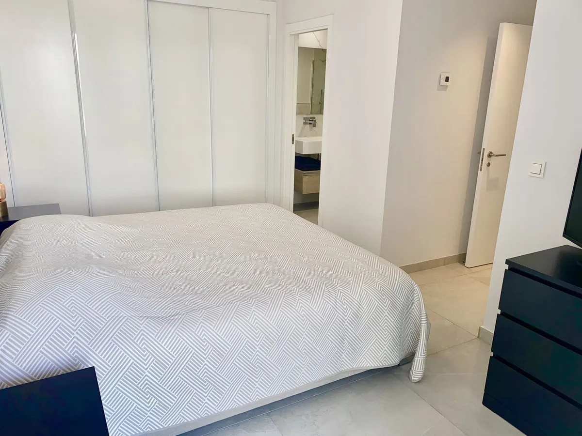 260ff093-645d-4de1-ba27-0fe616622905