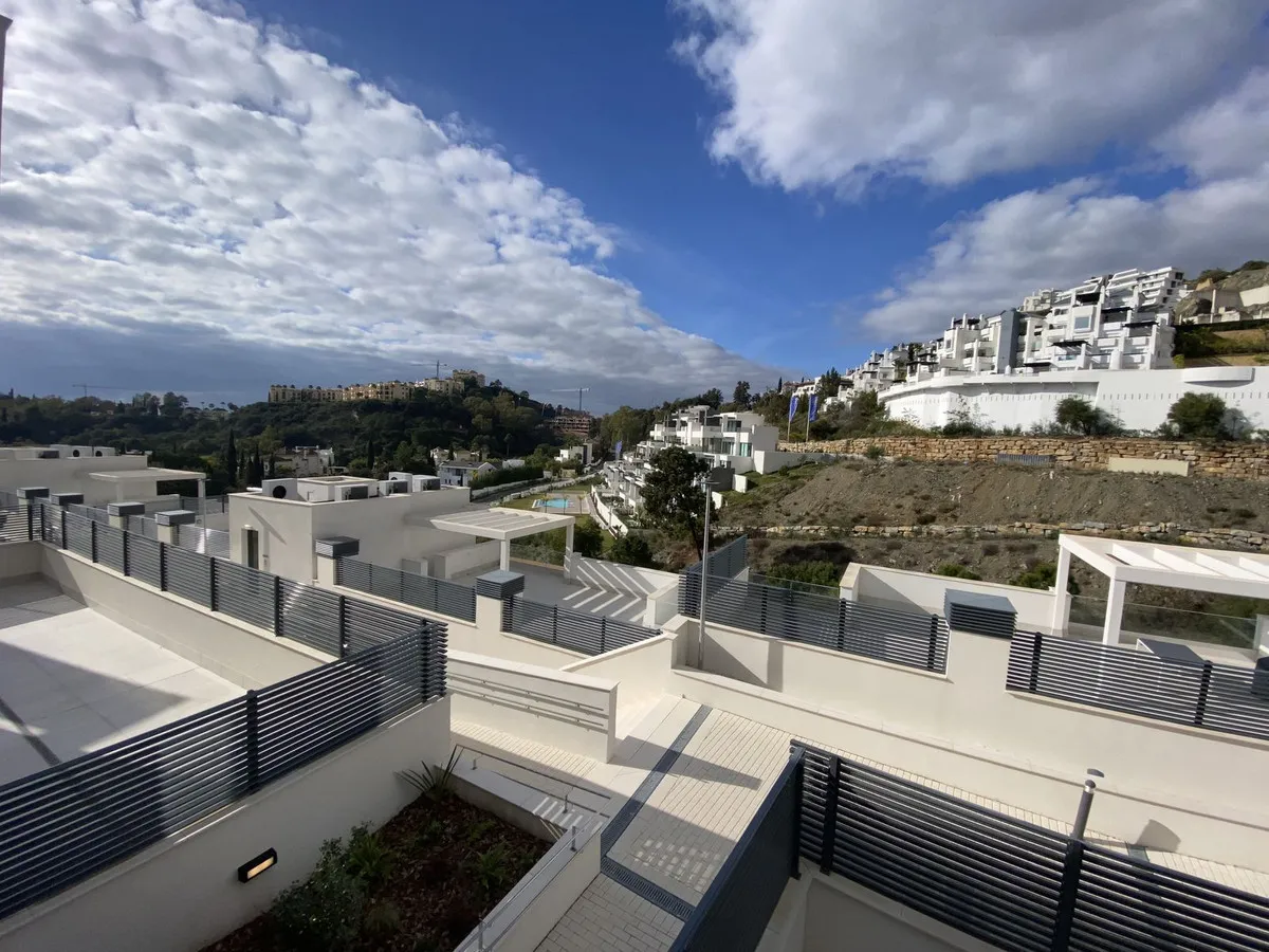 2c1cb2c3-effe-4b7e-b9fa-059a102c72d8