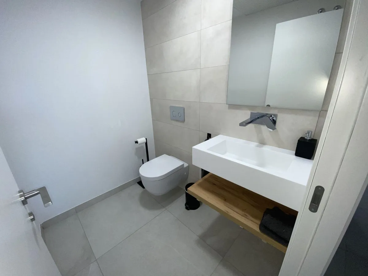 3bb4415c-f1e7-407a-9a77-a1e4919a35df