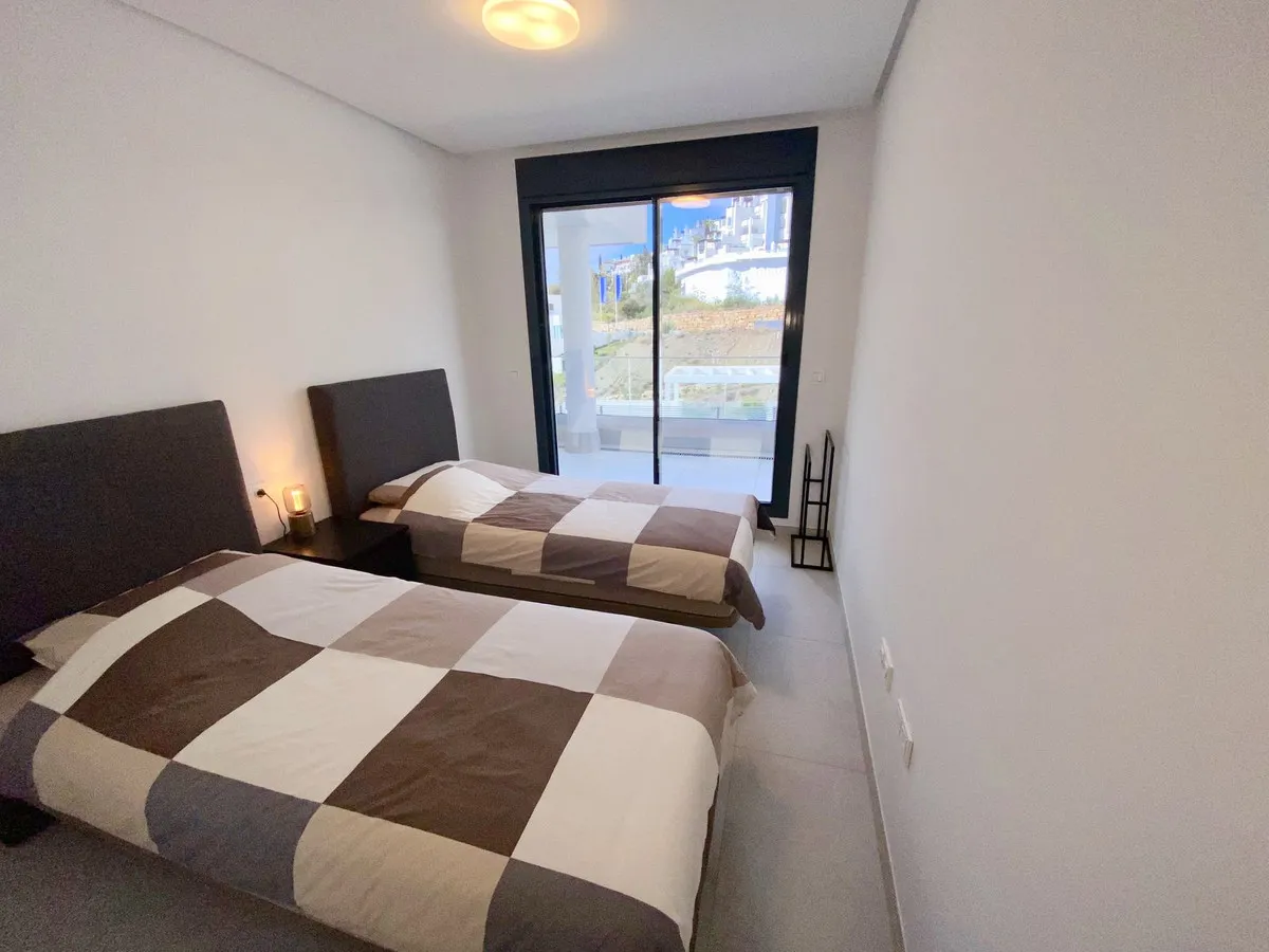 b9f041fc-9f5e-4672-b095-6457794487e6