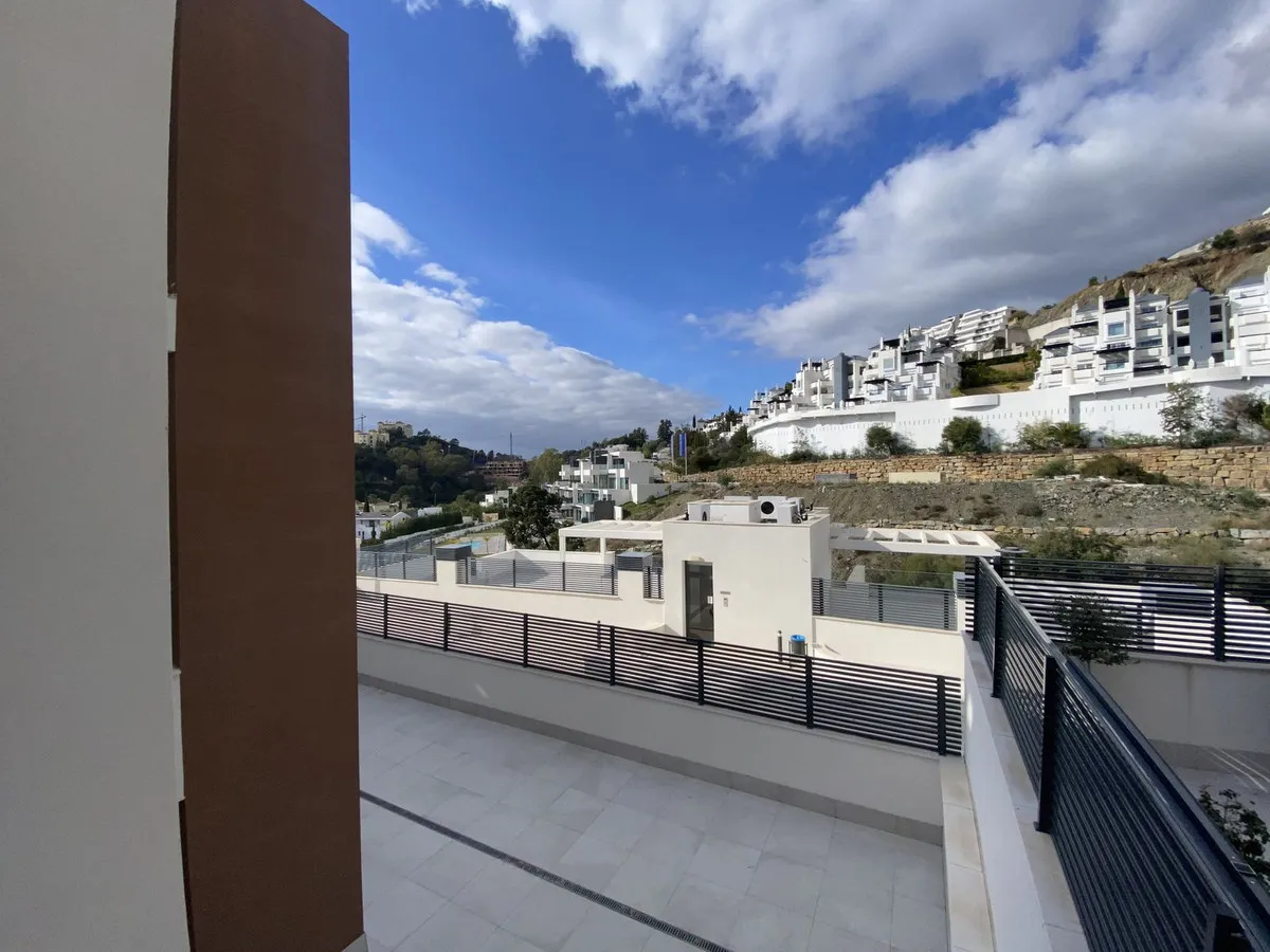 f74da7bb-4edc-4dcd-8fdf-3214476e9ac8