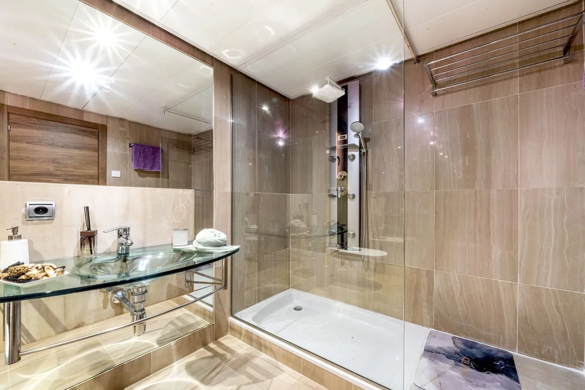 132b86dc-305f-4713-87f8-7c05e8ed6b57