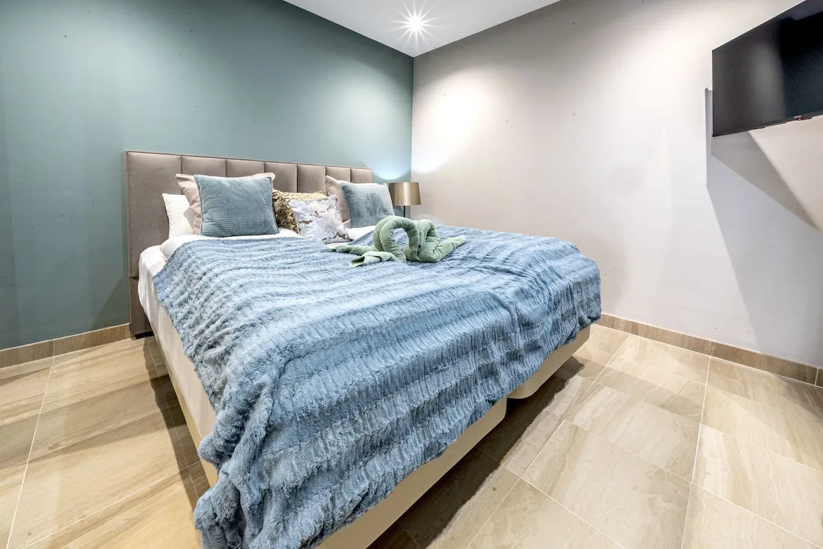 8211831c-c2a9-4faf-b6f7-92e9dcbe8b7e