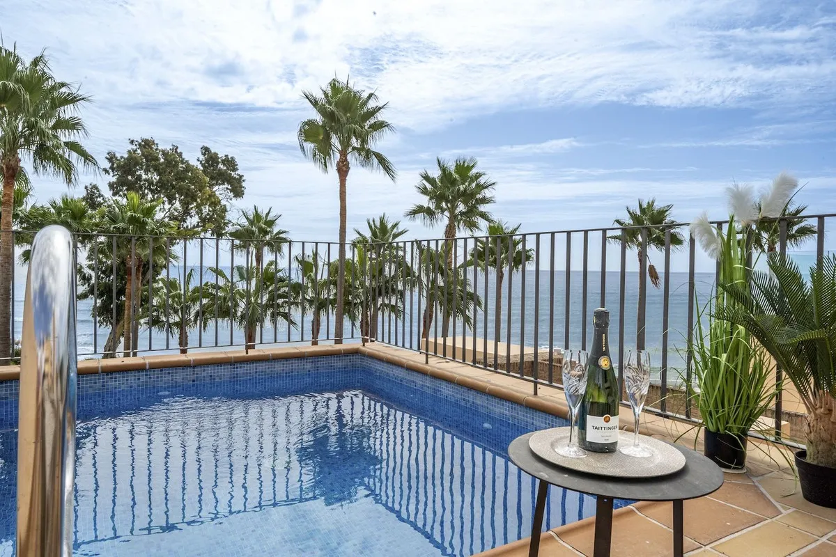 8da243a5-2fe3-43fb-aac1-81b742c453cd