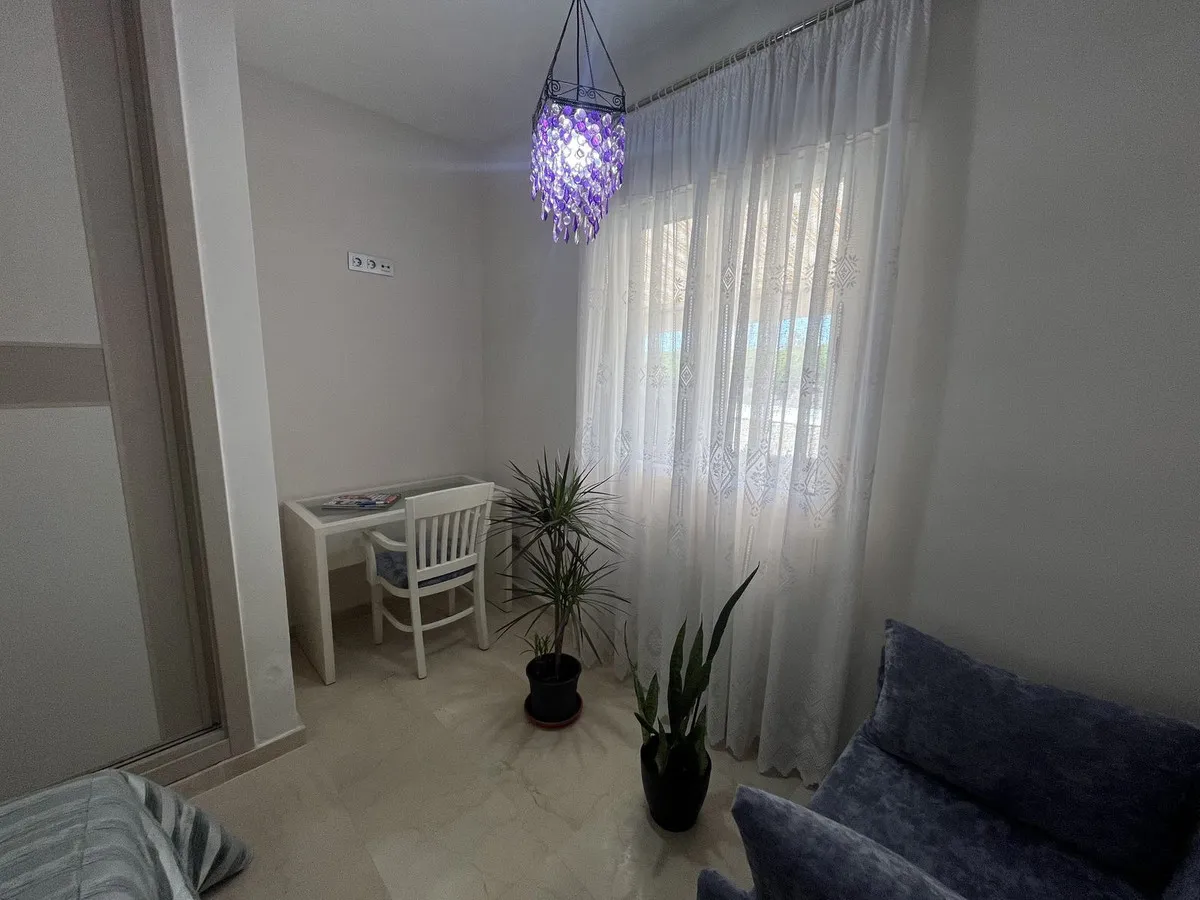 b9ed0281-775c-4f7f-acd7-d84f1568fe56