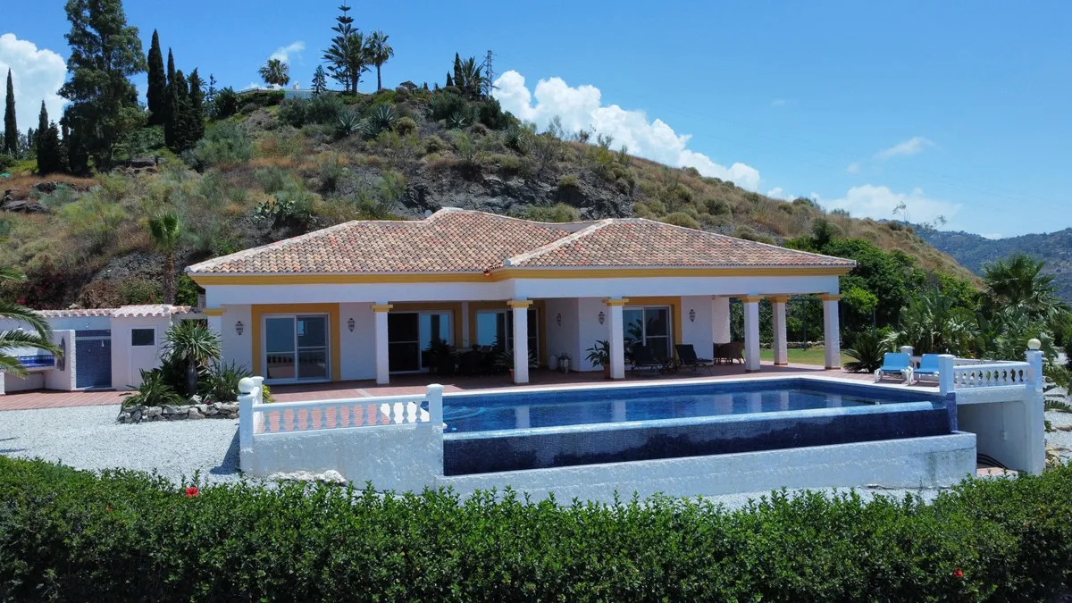 2733863d-6ad0-4bca-a0a5-317020b74cd7