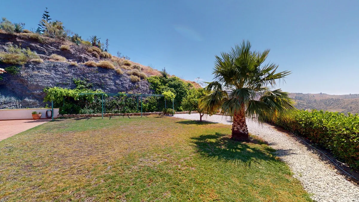 42bdcc74-039d-4d55-96ca-56b862428450