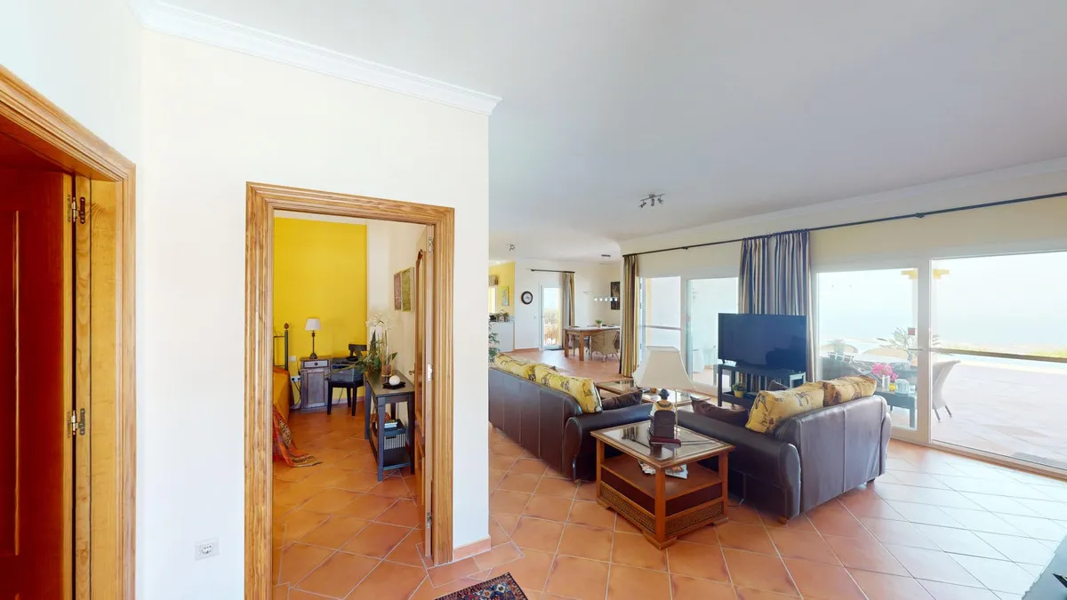 5f781a80-542f-44c4-8982-8387a85f5350