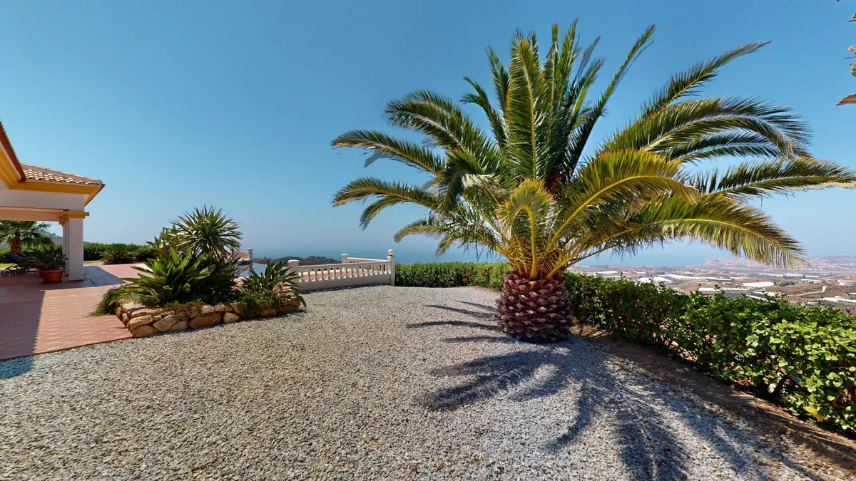 7c076041-a06e-4366-b469-340da6c3f5be