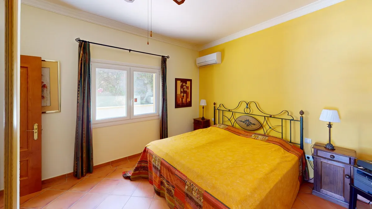 8f918feb-33bf-47ad-8138-0934d7f56c65